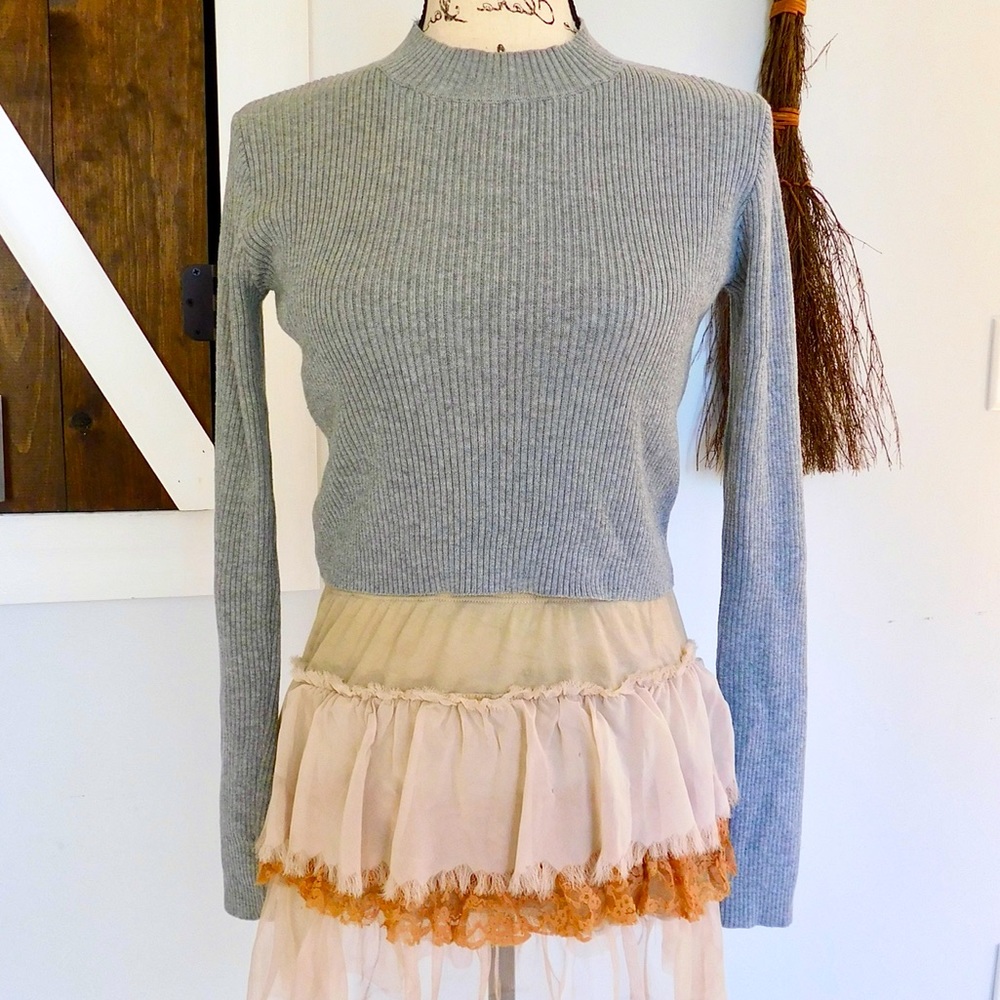 Brandy Melville Sweater gray ribbed cropped mock neck